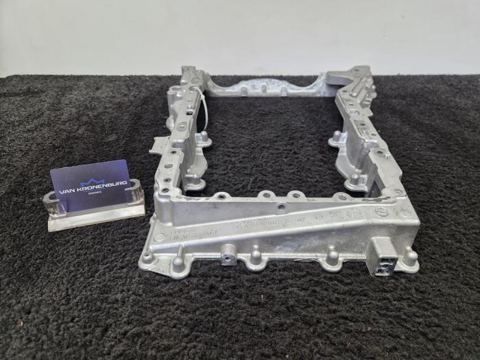 Usagé Couvercle carter Mercedes C (W204) 2.2 C-180 CDI 16V BlueEFFICIENCY Prix € 59,96 Prix TTC proposé par Van Kronenburg Engines