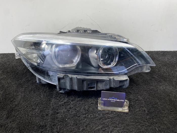 Używane Reflektor prawy BMW 2 serie (F22) M240i 3.0 24V Cena € 699,95 Z VAT oferowane przez Van Kronenburg Engines