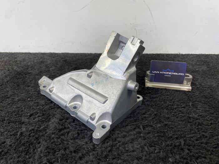 Used Engine mount Mercedes SL AMG (R231) 5.5 63 AMG V8 32V Price € 199,95 Inclusive VAT offered by Van Kronenburg Engines