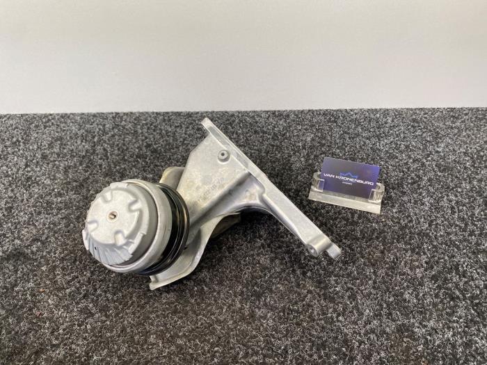 New Engine mount Mercedes S-Klasse Price € 181,50 Inclusive VAT offered by Van Kronenburg Engines