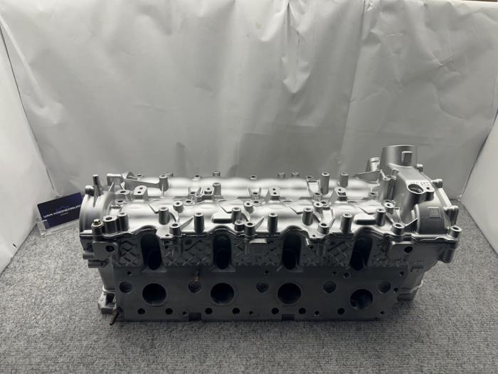 Révisé Culasse Mercedes Divers Prix € 1.210,00 Prix TTC proposé par Van Kronenburg Engines