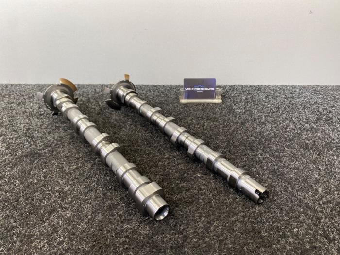 Gebrauchte Nockenwelle Set Mercedes C (W204) 2.0 C-200 Turbo 16V Preis € 399,95 Mit Mehrwertsteuer angeboten von Van Kronenburg Engines