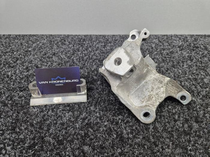 Used Engine mount Audi S8 (D4) 4.0 Plus V8 TFSI 32V Price € 15,00 Inclusive VAT offered by Van Kronenburg Engines