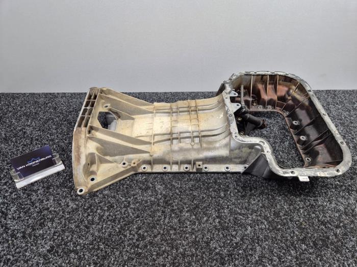 Used Sump Mercedes SL (R230) 5.0 SL-500 V8 24V Price € 124,94 Inclusive VAT offered by Van Kronenburg Engines