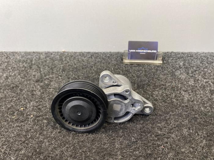 Usados Rodillo tensor correa múltiple Mercedes E (W213) E-220d 2.0 Turbo 16V Precio € 99,95 IVA incluido ofrecido por Van Kronenburg Engines