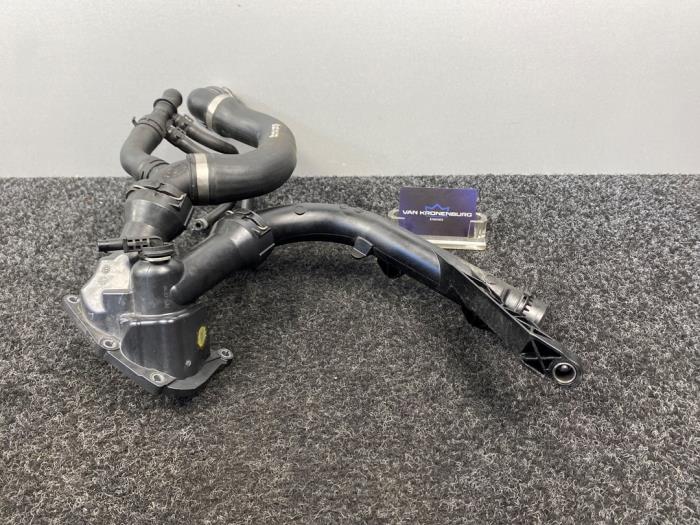 Gebrauchte Thermostat Mercedes E (W213) E-220d 2.0 Turbo 16V Preis € 99,95 Mit Mehrwertsteuer angeboten von Van Kronenburg Engines