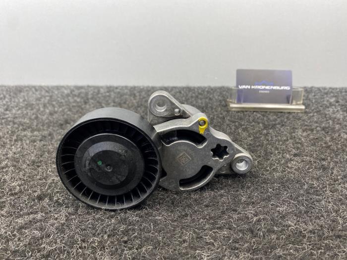 Usados Rodillo tensor correa múltiple Mercedes E (W213) E-220d 2.0 Turbo 16V Precio € 24,95 IVA incluido ofrecido por Van Kronenburg Engines