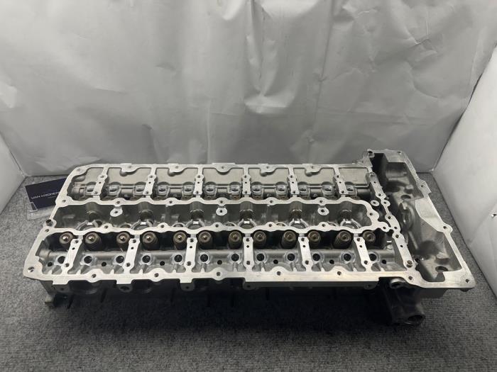 Révisé Culasse BMW Divers Prix € 1.210,00 Prix TTC proposé par Van Kronenburg Engines