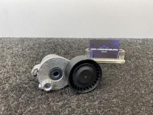 Usados Rodillo tensor correa múltiple Mercedes C (W205) C-200 2.0 CGI 4-Matic 16V Precio € 30,00 IVA incluido ofrecido por Van Kronenburg Engines