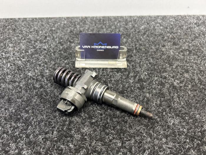 Usagé Injecteurs Volkswagen California T5 2.5 TDi 4Motion Prix € 150,00 Prix TTC proposé par Van Kronenburg Engines