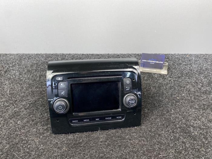 Begagnade Radio Peugeot Boxer (U9) 2.2 HDi 130 Euro 5 Pris € 299,95 Inklusive moms erbjuds av Van Kronenburg Engines