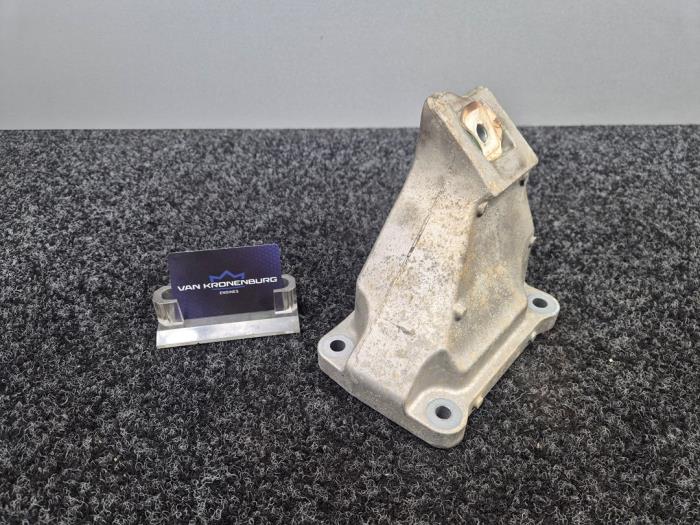 Gebrauchte Motorlager Landrover Range Rover IV (LG) 5.0 V8 32V Supercharged Preis € 50,00 Mit Mehrwertsteuer angeboten von Van Kronenburg Engines