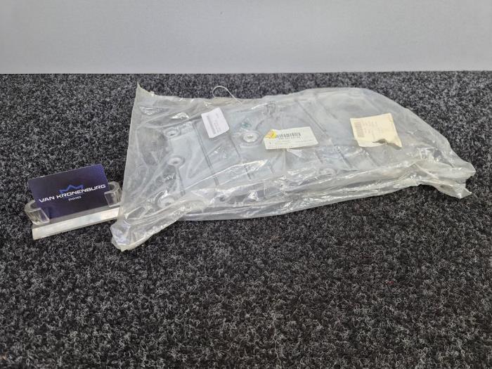 Neuf Couvercle carter Porsche 911 (996) 3.4 Carrera 4 24V Prix € 159,95 Prix TTC proposé par Van Kronenburg Engines