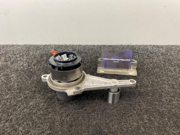 Begagnade Vattenpump Audi A3 Sportback (8YA) 2.0 35 TDI 16V Pris € 49,95 Inklusive moms erbjuds av Van Kronenburg Engines