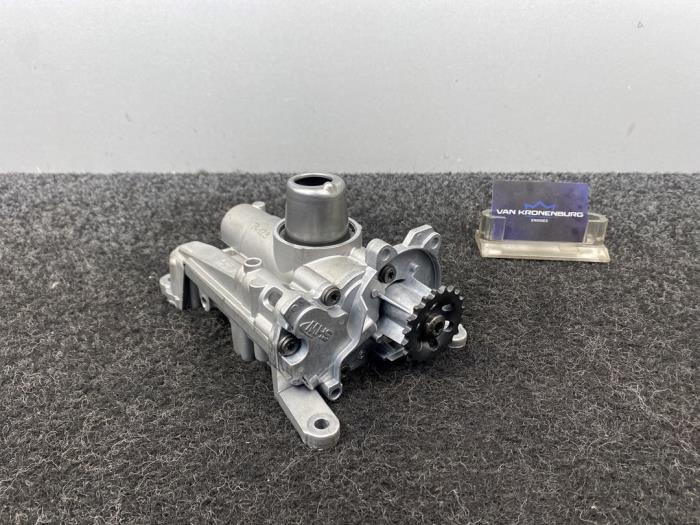 Używane Pompa oleju BMW Rózne Cena € 121,00 Z VAT oferowane przez Van Kronenburg Engines