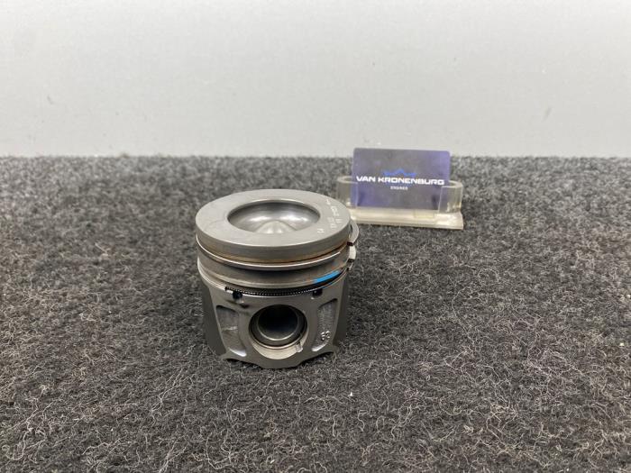Neuf Piston Landrover Range Rover Evoque (LVJ/LVS) 2.2 eD4 16V 5-drs. Prix € 99,99 Prix TTC proposé par Van Kronenburg Engines