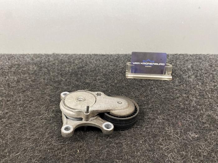 Gebrauchte Spanrolle multiriem Mercedes GLA (156.9) 1.6 180 16V Preis € 19,95 Mit Mehrwertsteuer angeboten von Van Kronenburg Engines