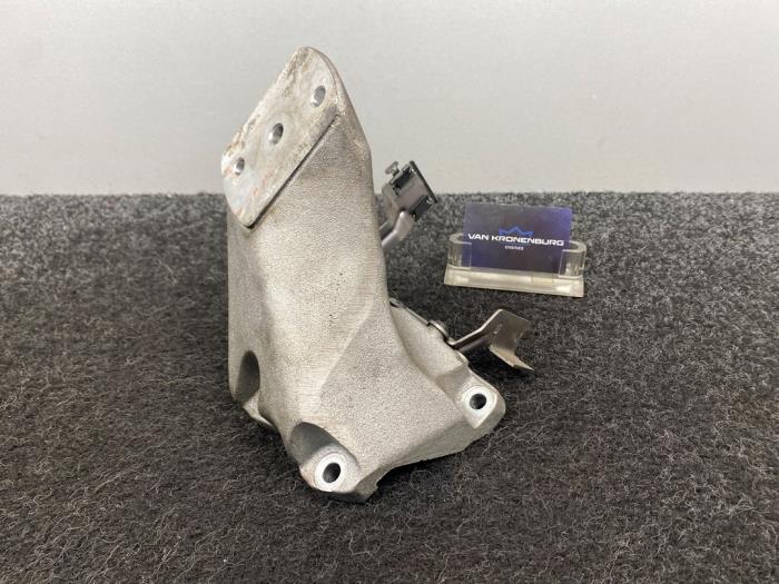 Engine mount from a Bentley Continental GT 6.0 W12 48V 2006