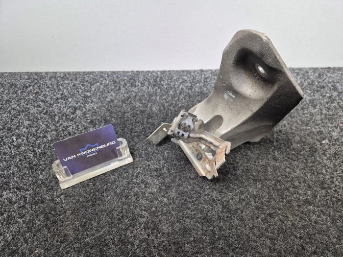 Used Engine mount Bentley Continental GT 6.0 W12 48V Price € 60,50 Inclusive VAT offered by Van Kronenburg Engines