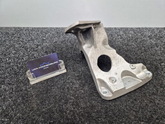 Used Engine mount Bentley Continental GT 6.0 W12 48V Price € 65,00 Inclusive VAT offered by Van Kronenburg Engines