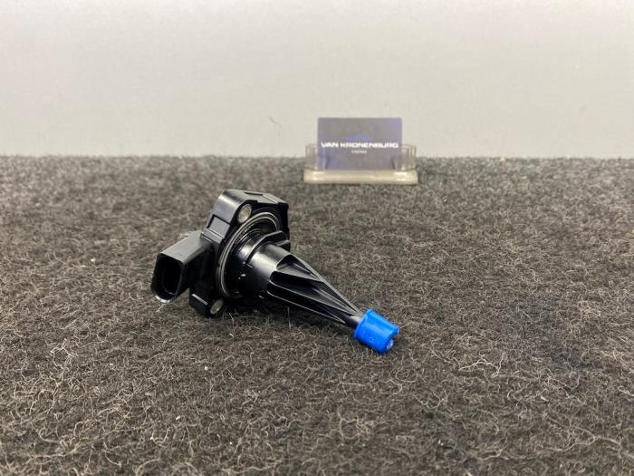 Begagnade Oljenivåsensor Audi A3 Sportback (8VA/8VF) 2.0 TDI 16V Pris € 15,00 Inklusive moms erbjuds av Van Kronenburg Engines