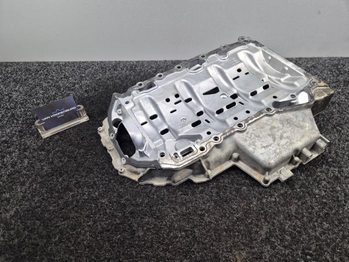 Gebrauchte Ölwanne Volkswagen Transporter T6 2.0 TSI Preis € 89,95 Mit Mehrwertsteuer angeboten von Van Kronenburg Engines