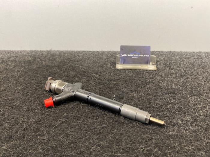 Neuf Injecteurs Toyota Land Cruiser V8 (J20) 4.5 D-4D 32V Prix € 544,50 Prix TTC proposé par Van Kronenburg Engines
