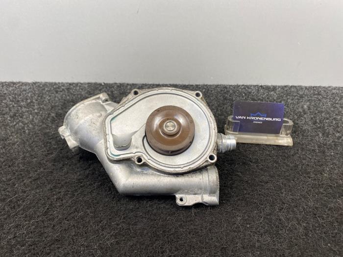 Begagnade Vattenpump BMW 3 serie (F30) M3 3.0 24V TwinPower Turbo Pris € 150,00 Inklusive moms erbjuds av Van Kronenburg Engines