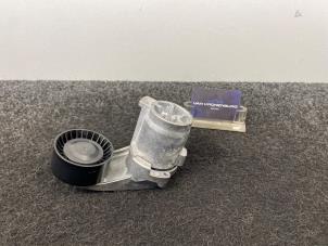 Spanrolle multiriem van een BMW M3 (F80) 3.0 24V TwinPower Turbo 2014