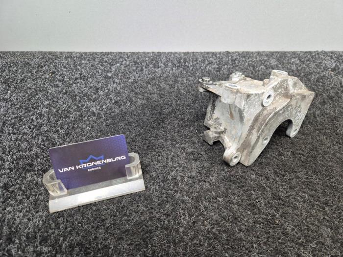 Used Engine mount Mitsubishi L-200 2.4 Clean Diesel 4WD Price € 49,95 Inclusive VAT offered by Van Kronenburg Engines