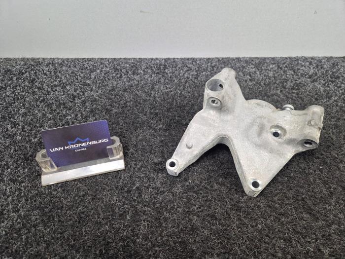 Usagé Support dynamo bas Audi SQ5 (FYB/FYG) 3.0 TFSI V6 24V ABT Prix € 15,00 Prix TTC proposé par Van Kronenburg Engines