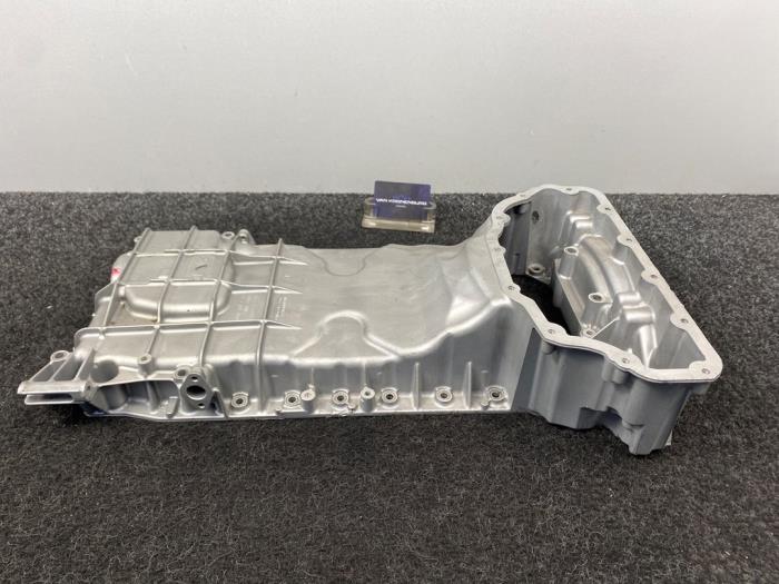 Usagé Couvercle carter Mercedes CLS AMG (C218) 5.5 63 AMG V8 32V Performance package Prix € 150,00 Prix TTC proposé par Van Kronenburg Engines