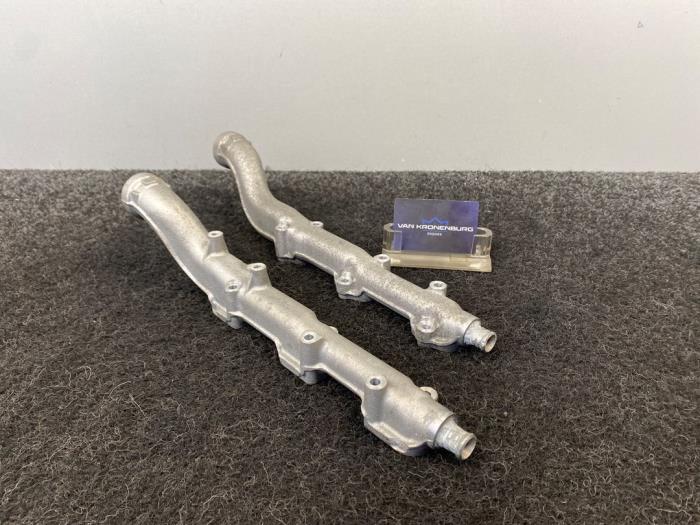 Begagnade Vattenrör BMW 5 serie (E39) M5 4.9 32V Pris € 50,00 Inklusive moms erbjuds av Van Kronenburg Engines