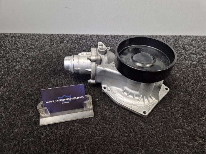Begagnade Vattenpump BMW M5 (F10) 4.4 V8 32V TwinPower Turbo Pris € 250,00 Inklusive moms erbjuds av Van Kronenburg Engines