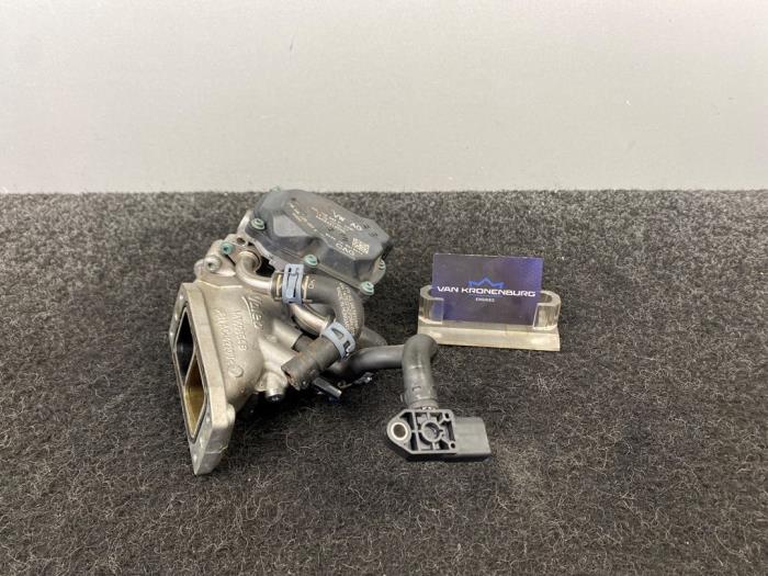 Usagé Boitier papillon Audi A3 (8V1/8VK) 2.0 TDI 16V Prix € 24,95 Prix TTC proposé par Van Kronenburg Engines