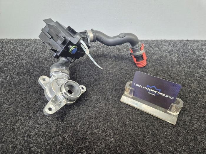 Usagé Ventilation carter Mercedes GLE (W166) 350d 3.0 V6 24V BlueTEC 4-Matic Prix € 60,50 Prix TTC proposé par Van Kronenburg Engines