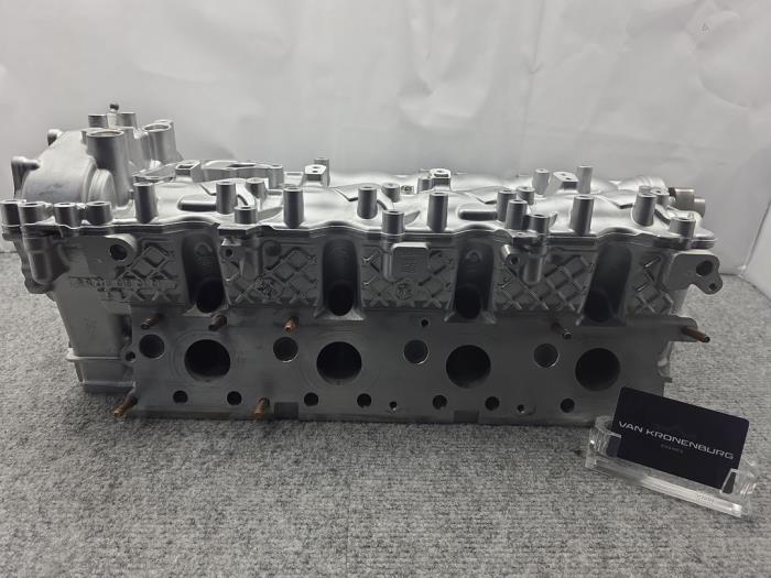 Révisé Culasse Mercedes S-Klasse Prix € 1.573,00 Prix TTC proposé par Van Kronenburg Engines