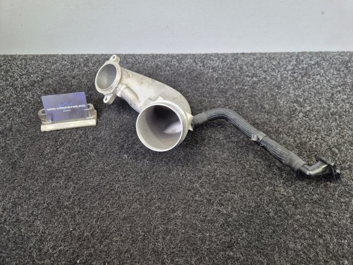 Gebrauchte Intercooler Rohr Audi RS 3 Sportback (8VA/8VF) 2.5 TFSI 20V Quattro Preis € 49,95 Mit Mehrwertsteuer angeboten von Van Kronenburg Engines