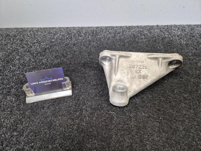 Used Engine mount Ferrari F430 4.3 V8 32V Price € 249,95 Inclusive VAT offered by Van Kronenburg Engines