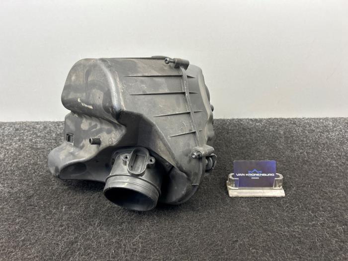 Begagnade Luftfilterhus Audi S8 (D4) 4.0 Plus V8 TFSI 32V Pris € 44,95 Inklusive moms erbjuds av Van Kronenburg Engines