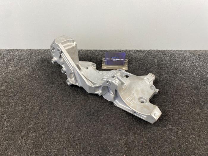 Neuf Support dynamo haut Volkswagen Golf VI (5K1) 2.0 TDI 16V Prix € 39,95 Prix TTC proposé par Van Kronenburg Engines