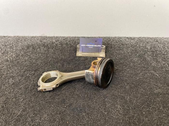 Piston Mercedes A (W176), 2012 / 2018 2.0 A-45 AMG Turbo 16V 4-Matic, Berline avec hayon arrière, Essence, 1.991cc, 265kW (360pk), 4x4, M133980, 2013-06 / 2018-05, 176.052 (Occasion)