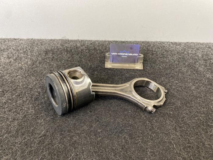 Used Piston Audi A4 (B7) 3.0 TDI V6 24V Price € 79,94 Inclusive VAT offered by Van Kronenburg Engines