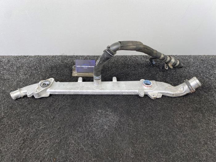 Begagnade Vattenrör Audi RS 5 (8T3) RS5 4.2 V8 32V Pris € 150,00 Inklusive moms erbjuds av Van Kronenburg Engines