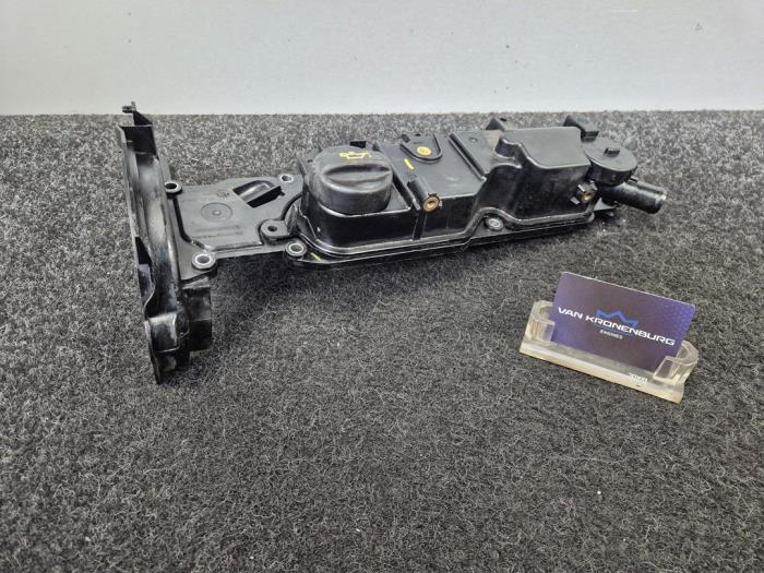 Gebrauchte Ventildeckel Peugeot 308 (L3/L8/LB/LH/LP) 1.6 BlueHDi 115 Preis € 14,96 Mit Mehrwertsteuer angeboten von Van Kronenburg Engines