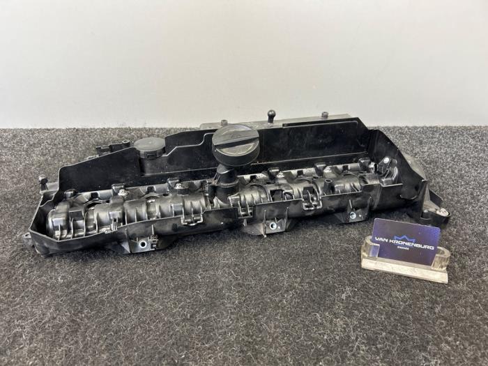 Gebrauchte Ventildeckel BMW 5 serie (G30) 530d xDrive 3.0 TwinPower Turbo 24V Preis € 174,95 Mit Mehrwertsteuer angeboten von Van Kronenburg Engines
