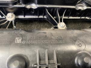 Ventildeckel van een Mercedes-Benz E (W213) E-400d 2.9 24V 2021