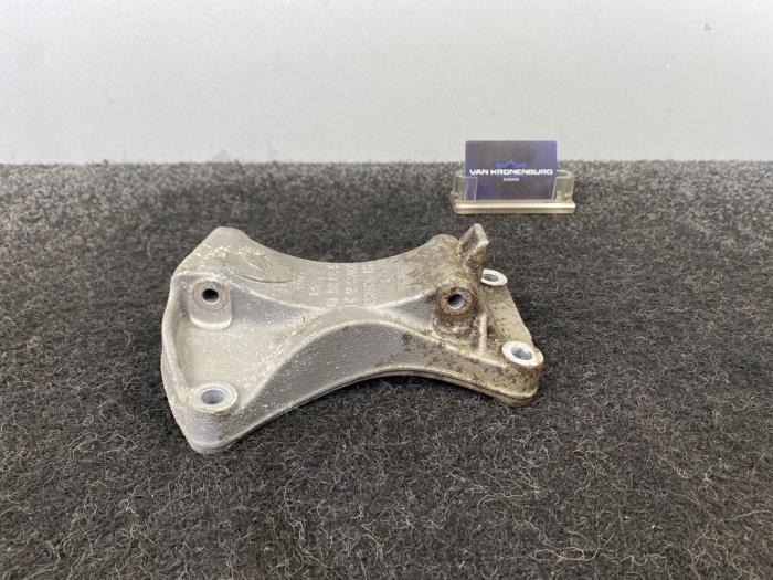 Usagé Support dynamo haut Lamborghini Gallardo 5.2 LP570-4 Superleggera Edizione Tecnica Prix € 60,50 Prix TTC proposé par Van Kronenburg Engines