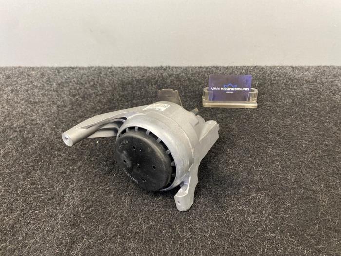 Used Engine mount Porsche Panamera (971G) 4.0 V8 32V Turbo Price € 121,00 Inclusive VAT offered by Van Kronenburg Engines