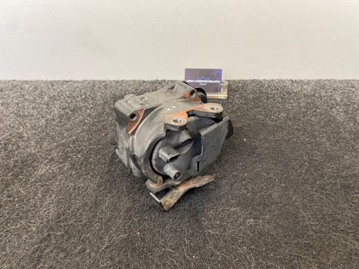 Begagnade Bränslefilter Landrover Range Rover Evoque (LVJ/LVS) 2.2 SD4 16V Pris € 50,00 Inklusive moms erbjuds av Van Kronenburg Engines